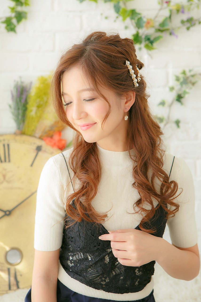 結婚式のお呼ばれヘアはセルフでハーフアップに！上品なアレンジセット集HAIR