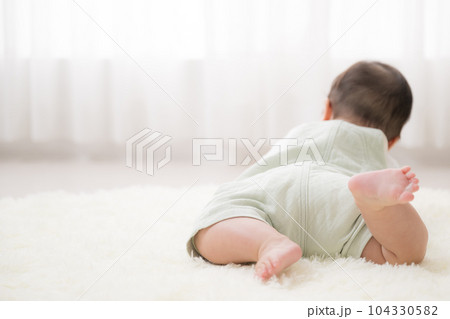 11,475 赤ちゃん 後ろ姿 Stock Photos, High-Res Pictures, and Images - Getty Images