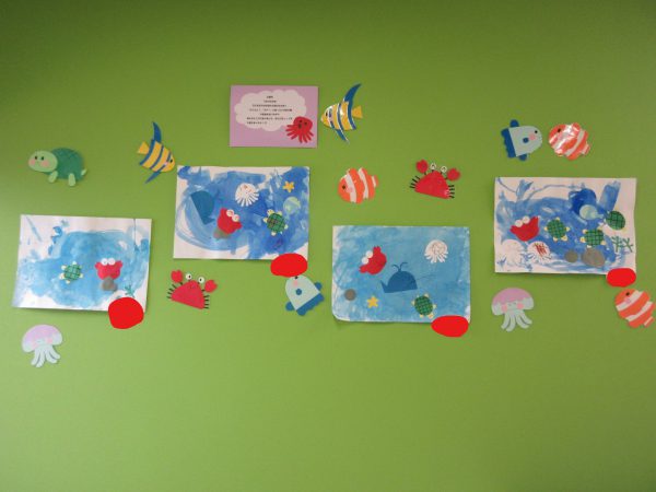 ペットボトル水遊びを保育で楽しもう！ 手作り・2リットル・水鉄砲など 保育士くらぶ