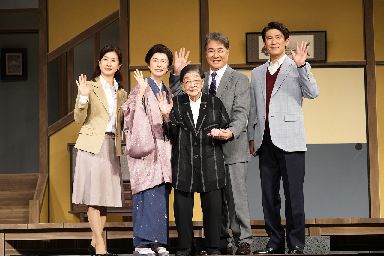 羽場裕一「稽古場から棺おけで寝ている」「つい落ちそうになって意識が飛ぶ」“棺おけトーク” - 芸能 : 日刊スポーツ