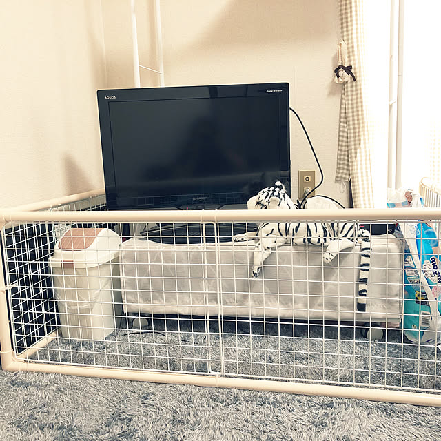 置くだけ 倒れないベビーゲート9選 自立式ベビーゲートは手作りできる?イエコレクション iecolleインテリア、雑貨情報が満載のWEBメディア