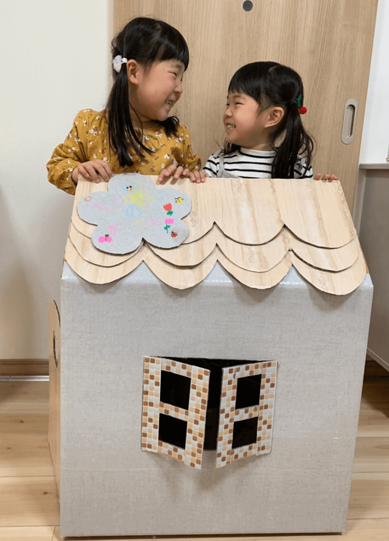 ドールハウスをダンボールで手作り！理想のおうちをつくりました！大阪の子供向け絵画教室「モネスク」