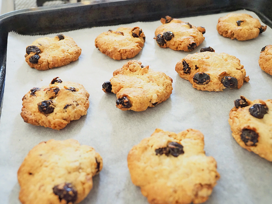 2歳半と一緒にお菓子作り！簡単混ぜるだけ！カップケーキ編 - 東京カナダ