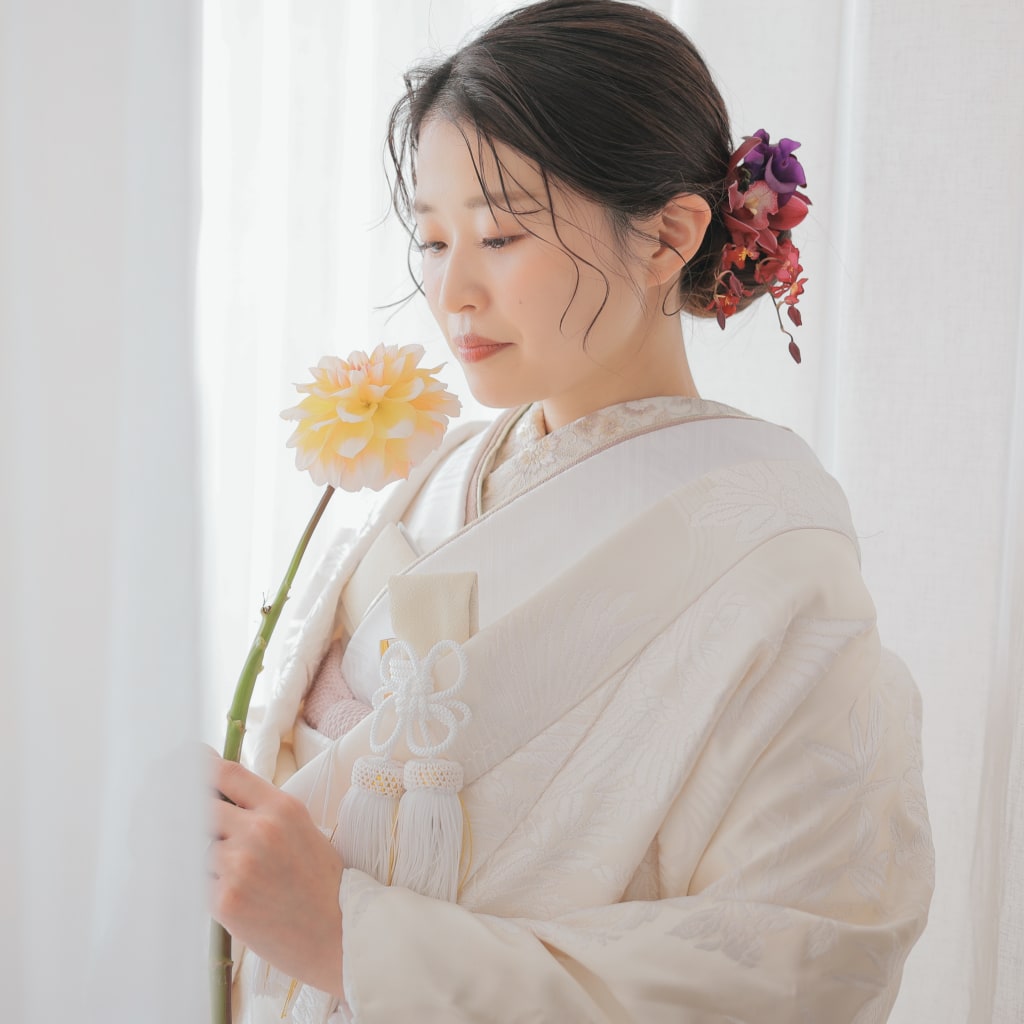 前撮りブーケの選び方！ドレスとの相性や人気の花、ブーケの種類まで解説 - スタッフブログ