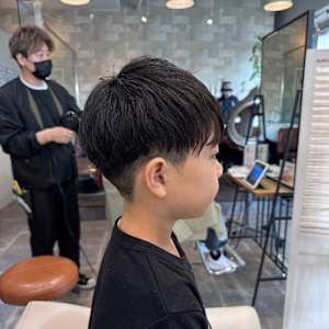 マッシュきのこツーブロツーブロマッシュキノコカットそうすけカットポニョ男の子髪型３歳３歳男子男の子ママママリチョッキンズ子どもの髪型