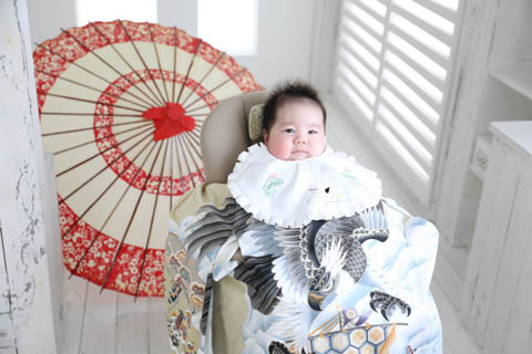 お宮参りの着物は誰が買う？費用目安やその他に必要な費用をチェックこども写真館スタジオアリス写真スタジオ・フォトスタジオ