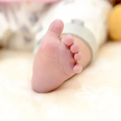 赤ちゃんの手足、思い出に残る５つの写真の撮り方 – 月とみのり