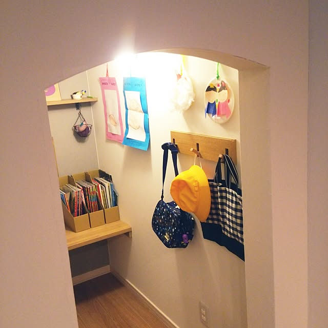 子どもの作品の飾り方＆収納！100均と無印で簡単に続けられる方法トノエル式