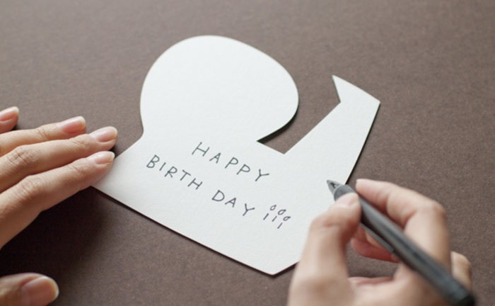 バースデーカードの書き方 誕生日プレゼントに添える誕生日カードを描こう