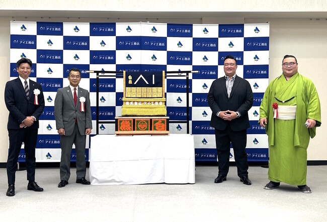 ふぐより旨い、クエ！ 鳥取椎茸の王様「鳥取茸王」と、がっぷり四つに組んだ「クエ鍋」と「雑炊」は、今シーズン鍋のクライマックスです♪ 蛎殻町・日本ばし 