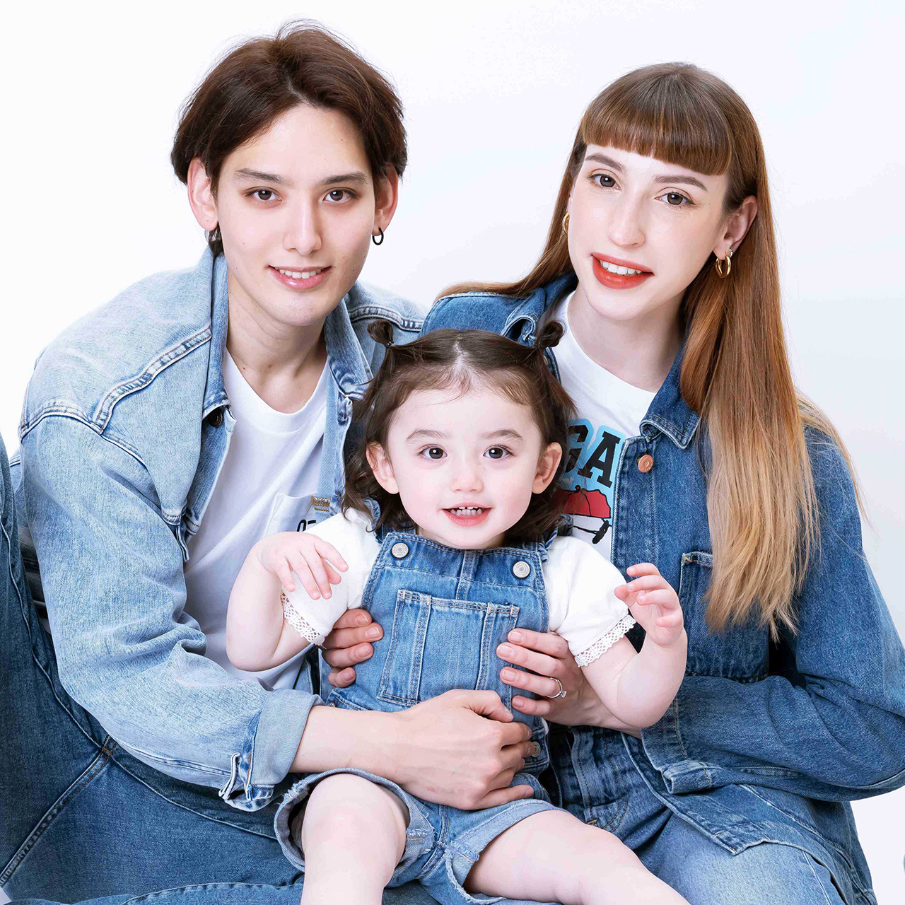 中山エミリさん「理想は太陽みたいなママだけど洗濯機を回しながらボーっとしている時間が幸せ」 – STORYストーリィオフィシャルサイト