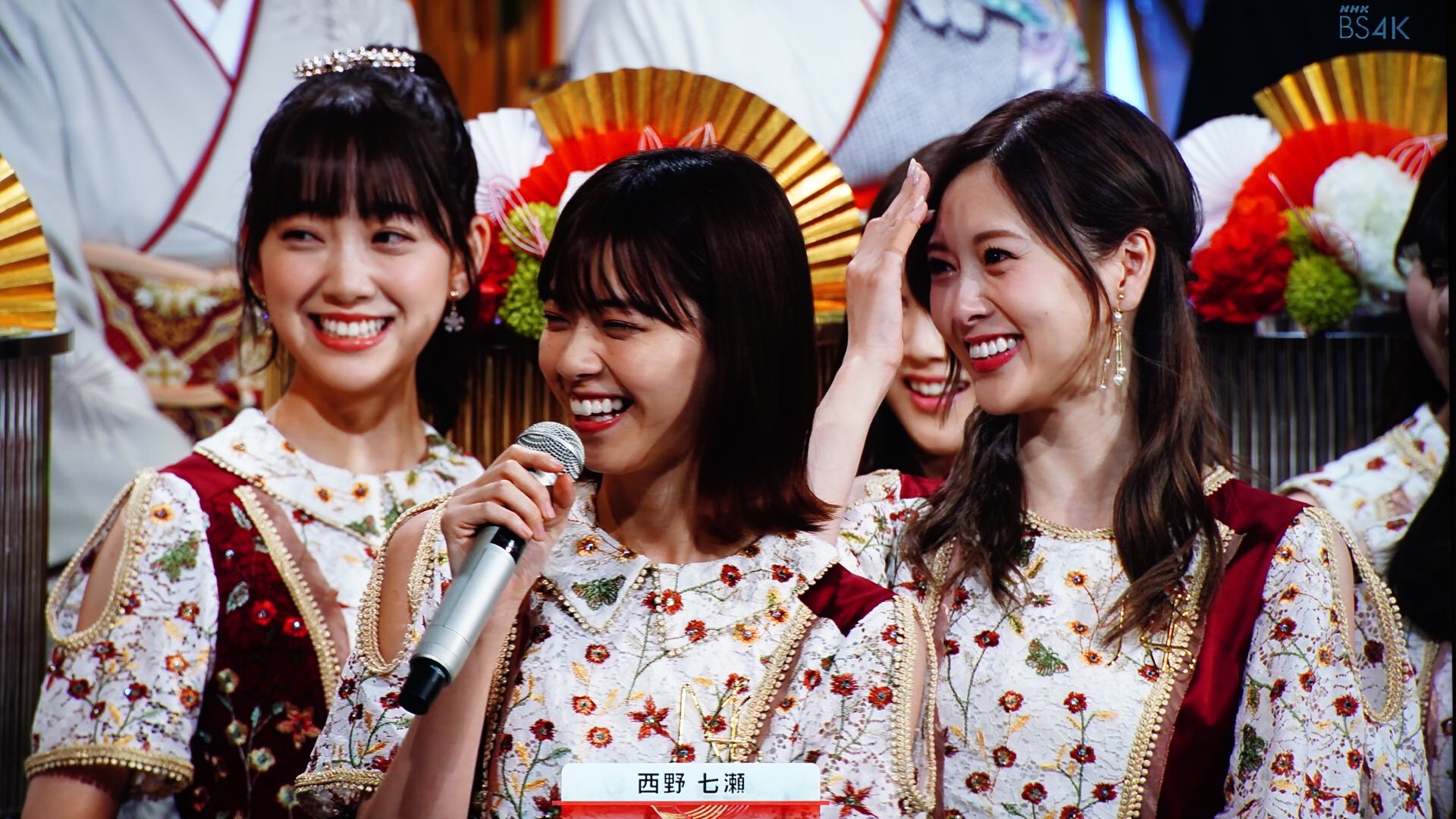 広瀬すず、両親にそっくり？超絶美人な母と娘。父はワイルドな口髭がカッコいい歌詞検索サイト UtaTen ふりがな付