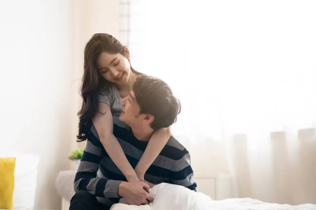 日本の学生 制服姿の男女のイラスト バックハグのイラスト素材112859724- PIXTA