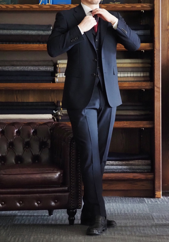 卒園式・卒業式にふさわしい父親の服装マナー。フォーマルなスーツで好印象なパパへコラム AOKI公式通販