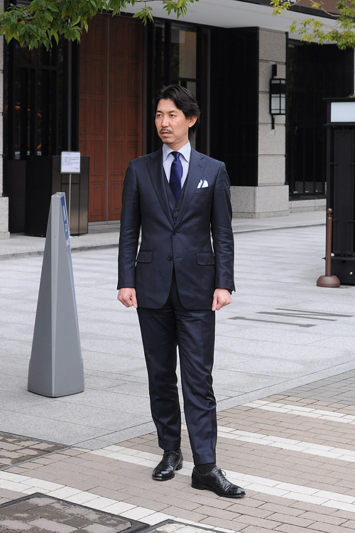 入学式・卒業式 オーダースーツが1か月弱で製作できる。パパの体型に合わせたセレモニー用スーツ