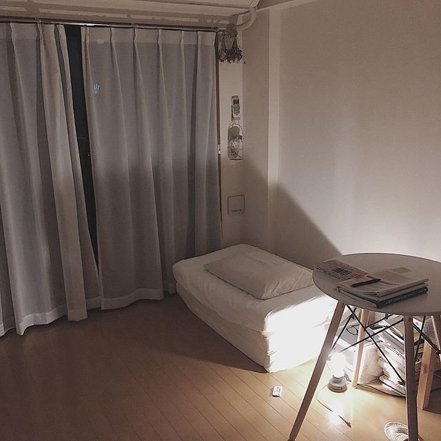 一人暮らしにベッドはいらない？布団と比較した場合のメリット・デメリットを解説 - VENUSBED LIBRARY