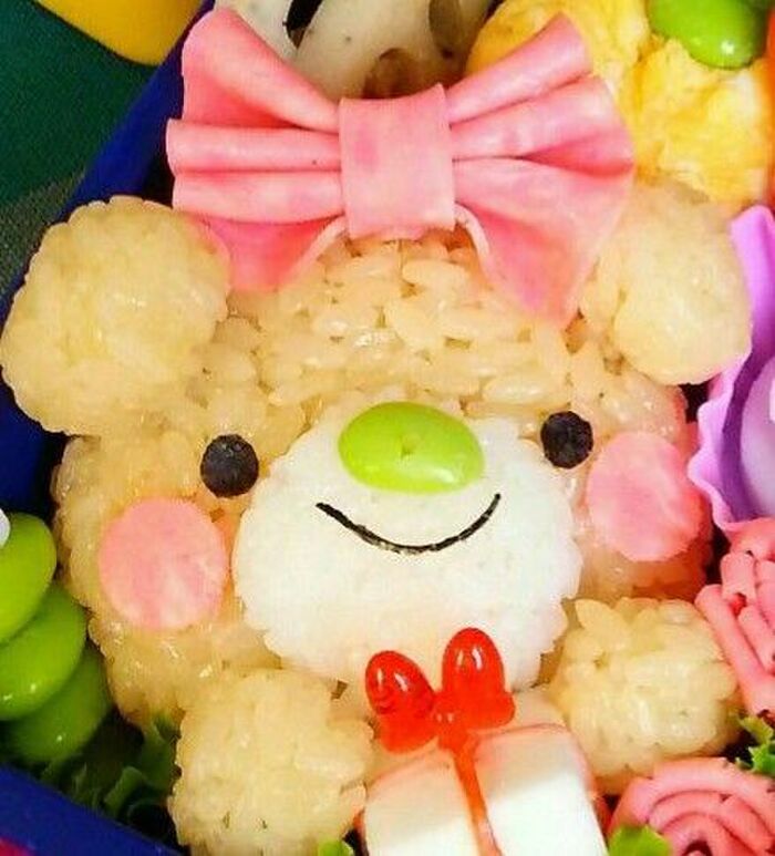 お誕生日のお弁当食卓を囲んで