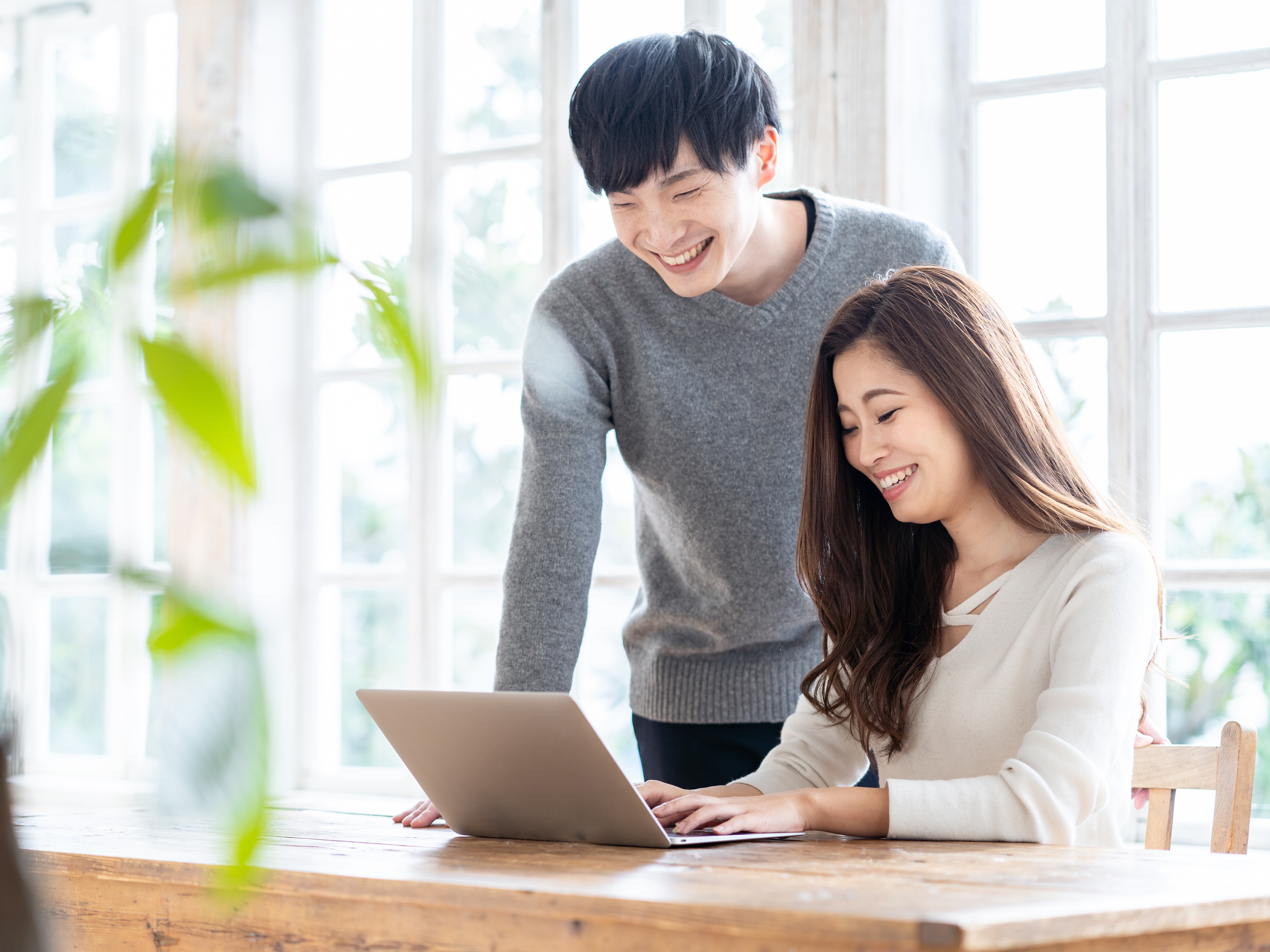 2025 年の 120 件の「similar ？🫧雰囲気○○似」や「カップルフォト」のアイデアを見つけましょう恋人 画像、韓国人カップル、 カップルの写真 など