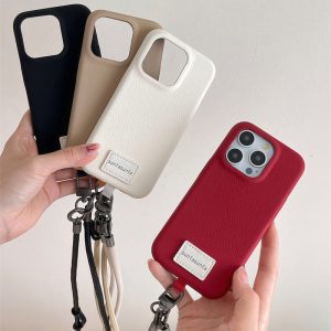 ショルダータイプのスマホケースはママに人気！理由やおすすめ商品を紹介Ciara