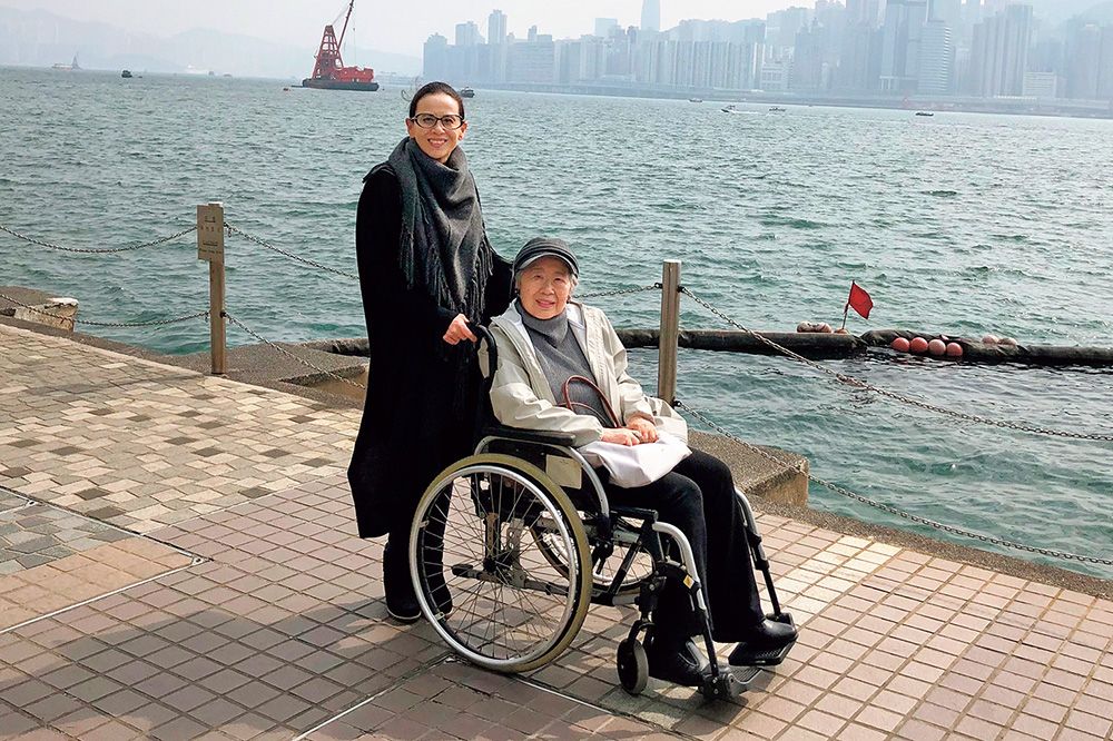 2ページ目 桐島かれん×桐島ノエル「母・洋子が認知症に。聡明だった母は自分が自分でなくなる不安に取りつかれ、精神的にもひどい状態だった」介護はプロに任せたほうが甘えやすい。「鈍感さ」も実は大事＜前編＞介護婦人公論.jp