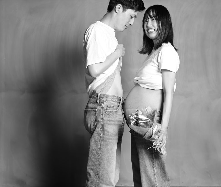 マタニティフォトを撮ろう！セルフ＆スタジオで使えるおしゃれポーズママびよりウェブ