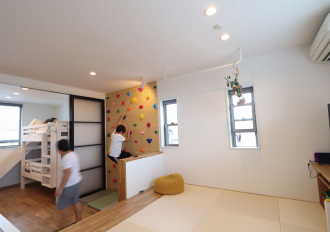 三人兄弟の子供部屋レイアウト – アンダーカウンター本棚Shelf – マルゲリータお客様事例
