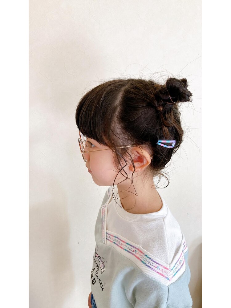 大人っぽく決まる！スカーフとねじりお団子のラフツインテール美的.com