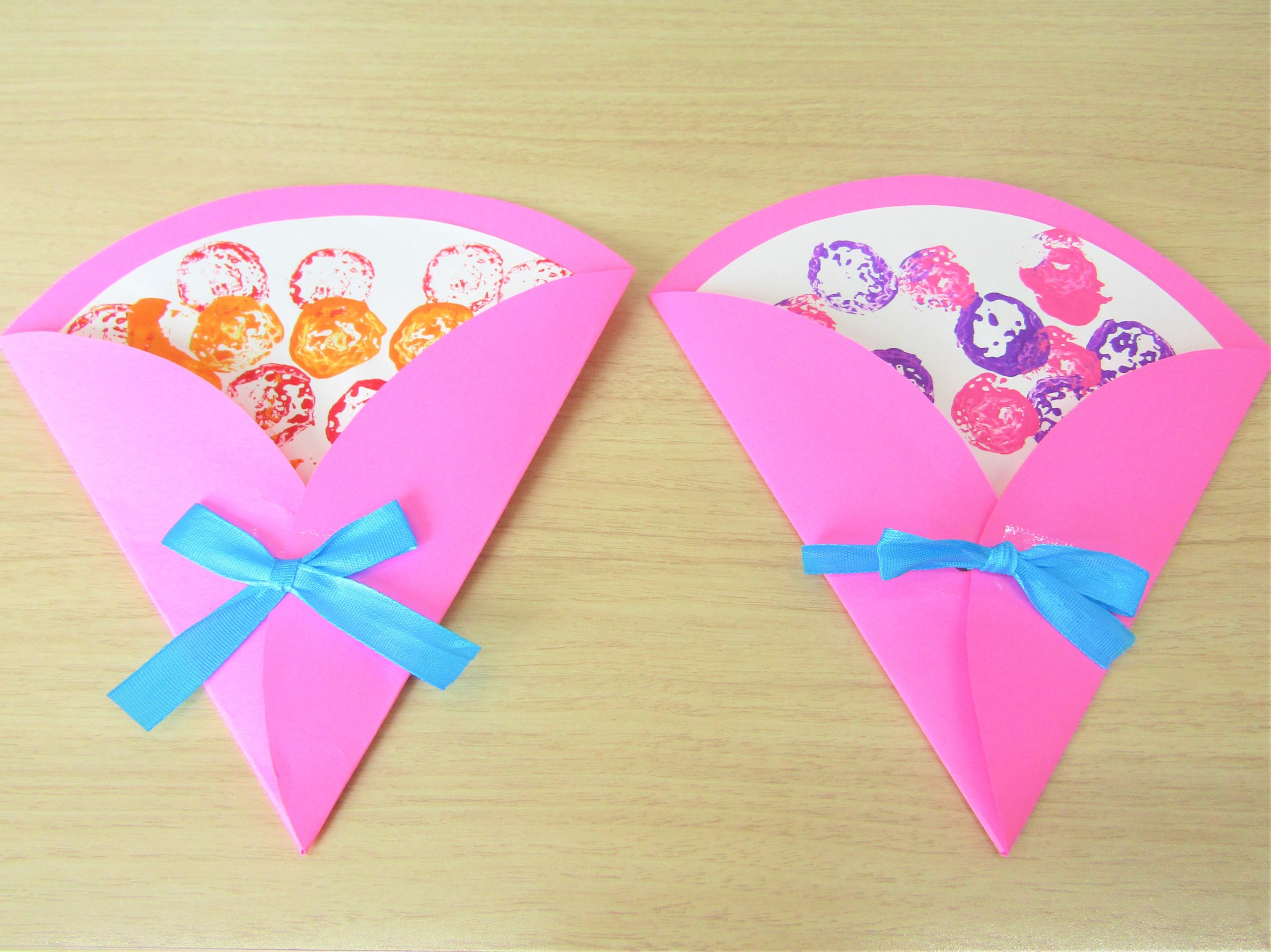 保育園で作る母の日のプレゼント製作7選！製作のねらいや配慮もご紹介 - 保育・看護で働く人を応援するメディア お役立ちコラムキララサポート