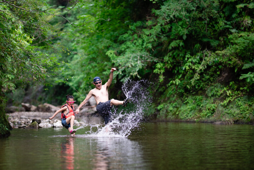 沖縄やんばるの川遊びが楽しめる滝＆秘境スポット7選家族・子供連れにも安心な有名な川から穴場まで！ - 沖縄ツアーズ