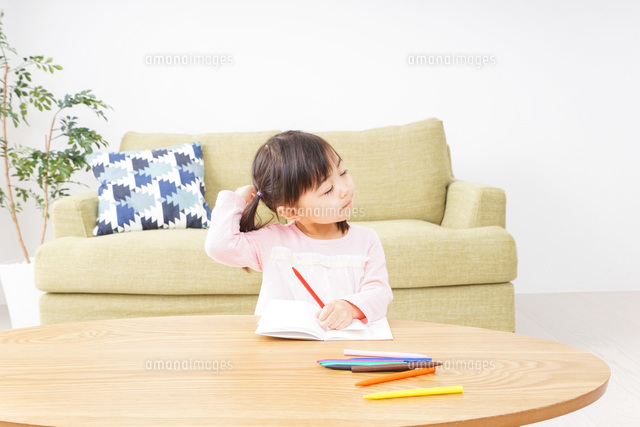 自分で考える力！こどもの『一人遊び』を育むおもちゃ・絵本・図鑑