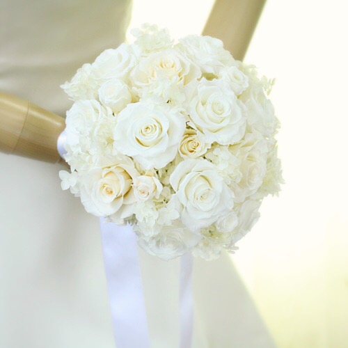 ブーケ 人気No.1カラー「白」×「クラッチ」がおしゃれな11束ゼクシィ
