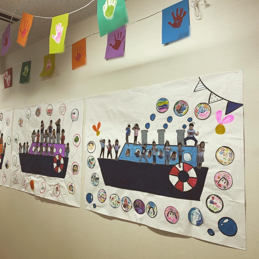 手がたペッタン」 続編 その結果 「応援旗」が完成！にじまある こどもカンパニーしずく・児童デイそら・たいよう 公式ブログ