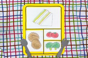 立体！お弁当製作🍙 お花見の時期になるので、 お弁当を製作で作ってみてはいかがでしょうか😊 製作の様子はリールにて投稿します！製作遊び 製作 アイデア 保育園製作 製作活動 保育製作 3月製作 4月製作 お店屋さんごっこ 幼児製作 3歳児製作 4歳児製作 5歳児製作 保育