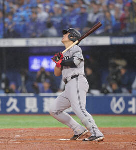 亀井選手と松本哲選手が「スクールランチ」で児童と交流読売ジャイアンツ 巨人軍 公式サイト