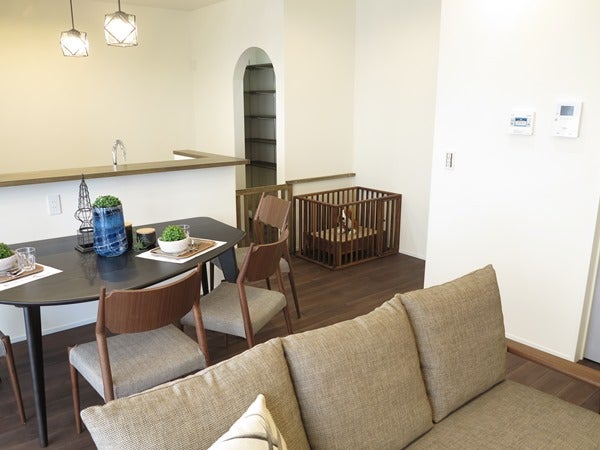 狭いリビング いぬと暮らすのレイアウト・おしゃれなインテリアコーディネートの実例RoomClip ルームクリップ