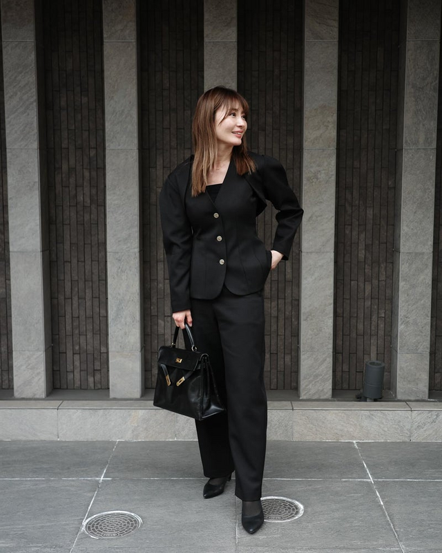 新山千春：長女の高校卒業を報告 母娘ショット公開 「18年でたっくさんの数えきれない幸せを与えてくれた」 - 毎日キレイ