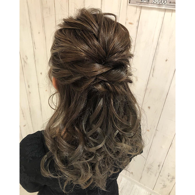 フェイクくるりんぱでハーフアップアレンジ！ 簡単結婚式ヘア結婚式・パーティーヘアアレンジAll About