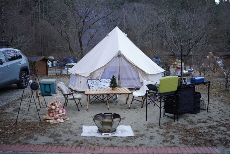 試した 冬キャンプのテント内レイアウト＆敷物！ファミリーにもおすすめ - ERABIKATA