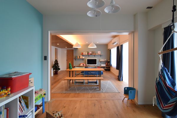 狭いリビングでも「オモチャが散らからない」家づくりの工夫。子どもがのびのび遊べるESSEonline エッセ オンライン