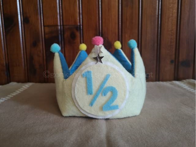 製作アイデアーカラフル王冠保育士ワーカ