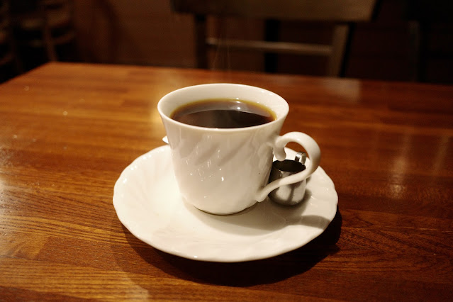 COFFEE モカ（珈琲店/江古田）昭和50年創業の老舗喫茶店。名物は冷たいミルクたっぷりコーヒーゼリー！ | グルメ情報誌「おとなの週末Web」