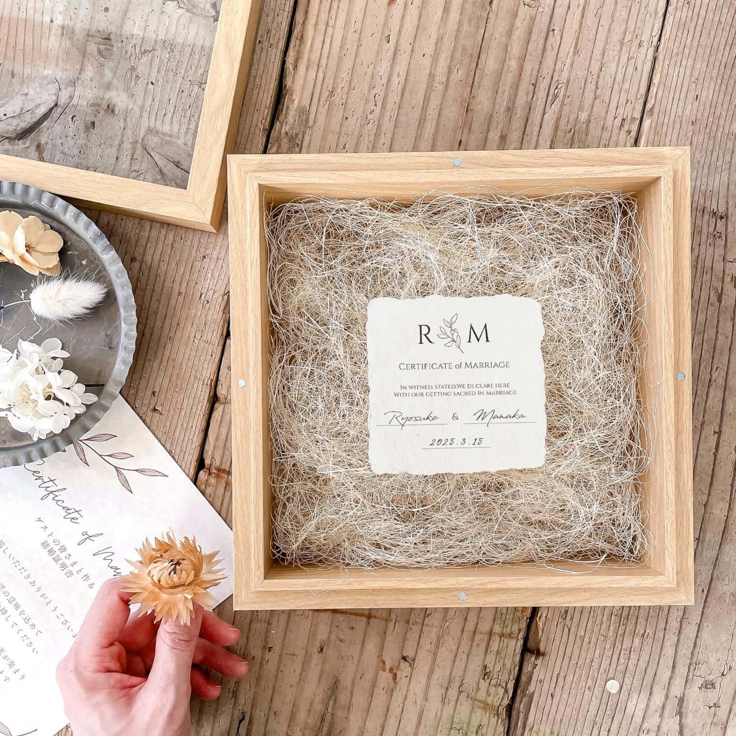 少人数婚にもおすすめ 選べるカラー ゲスト参加型結婚証明書17～最大120名用ドライフラワーボックス その他オーダーメイドmiwedding 通販 19208251Creema クリーマ