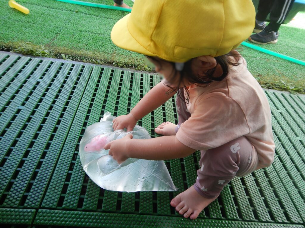 水遊びおもちゃ 園でも大人気なスポンジボール