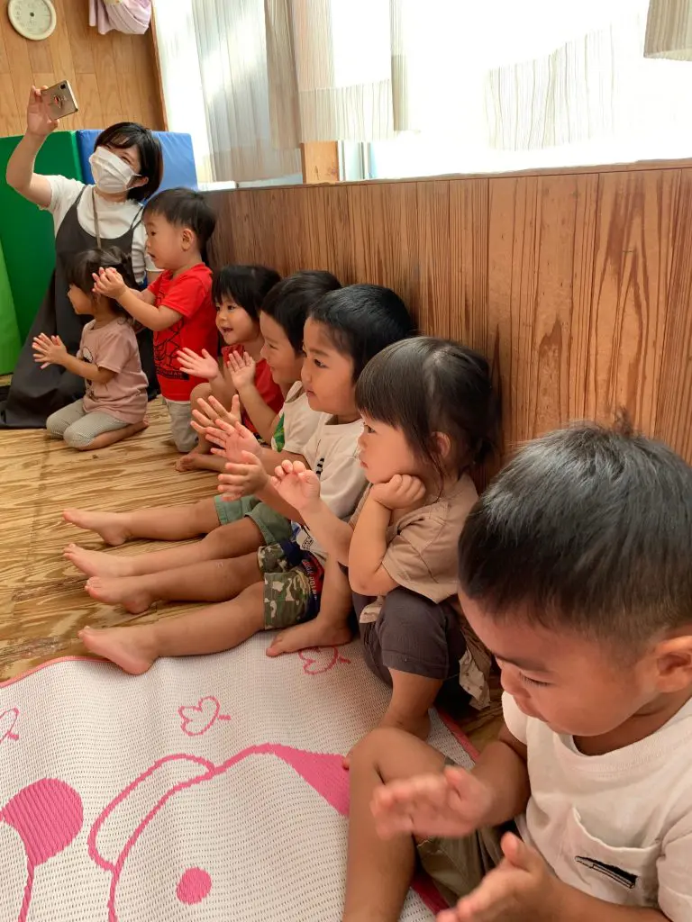 😊遊コスモス小新保育園「2歳児 お誕生日会🍰🎉」社会福祉法人 勇樹会