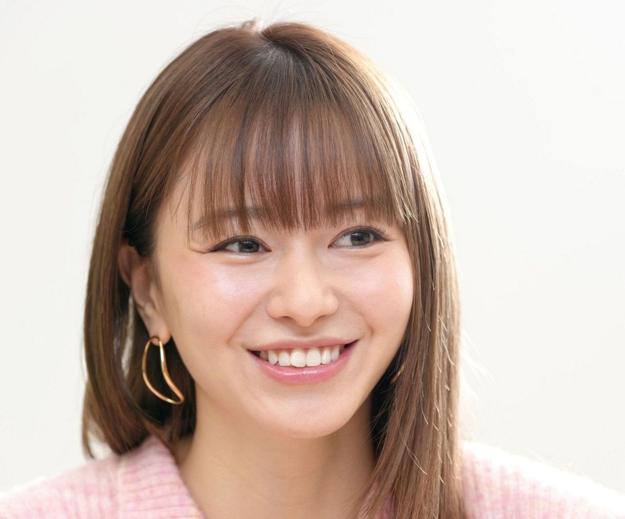 山本モナ、結婚10周年で夫と2ショット 「最近さらに夫婦の顔が似てきた」 1 2ねとらぼ