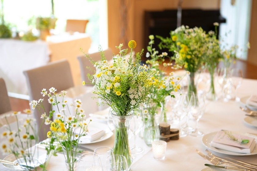 ゲストに持って帰ってもらいやすいテーブル装花のデザインまとめ