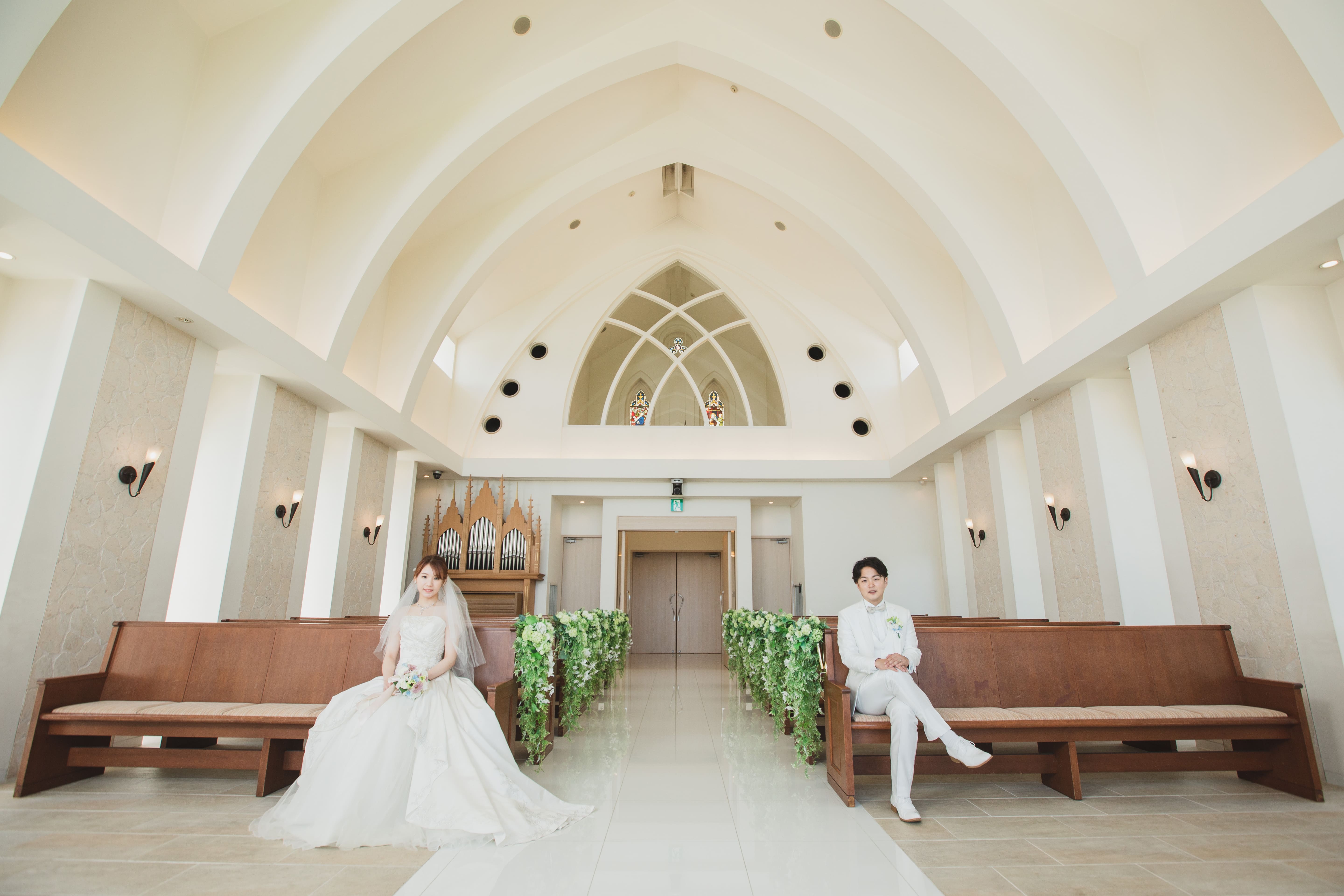 チャペルスタジオで見返る新婦様の美しさが際立つ素敵なポートレイト – フォトウェディング・結婚写真・前撮りはWeddingStory ウェディング ストーリー