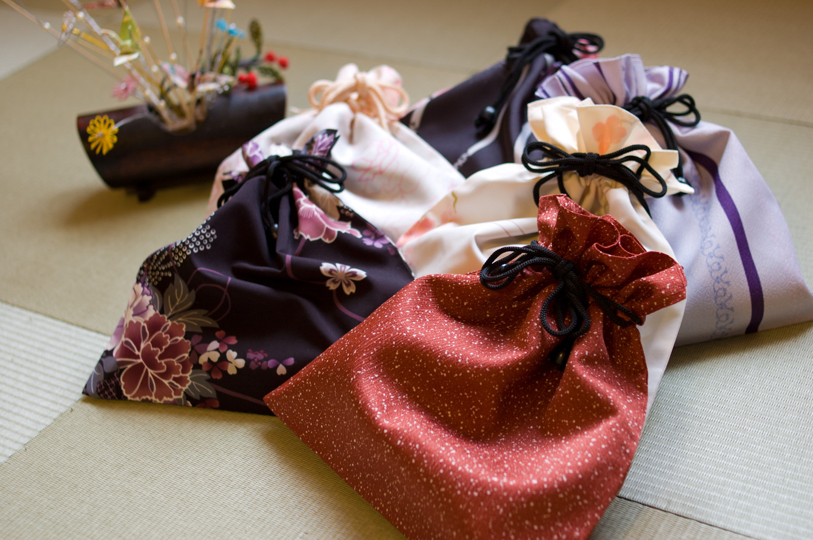 100均DIY! 縫わない！お守りの作り方