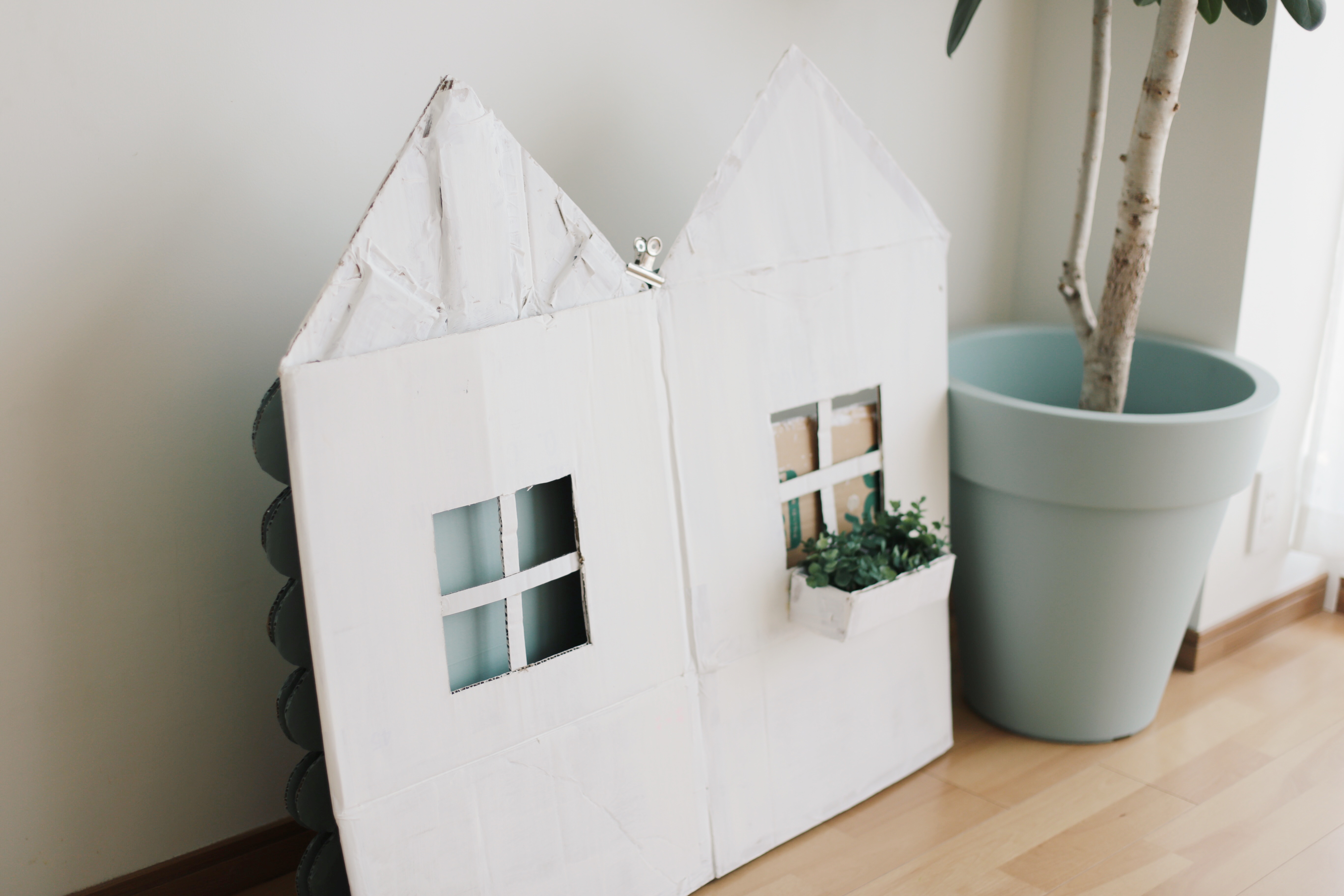 楽天市場 ダンボール ハウス 日本製 遊具 キット 段ボール 子供 おもちゃ プレゼント 室内 運動 工作 おうち時間 誕生日 部屋 キッズルームリサイクル 2 3 4 5歳 シンプル インテリア 孫 秘密基地 ぬりえ 休園 自粛 イベント 行事 ハロウィン punny