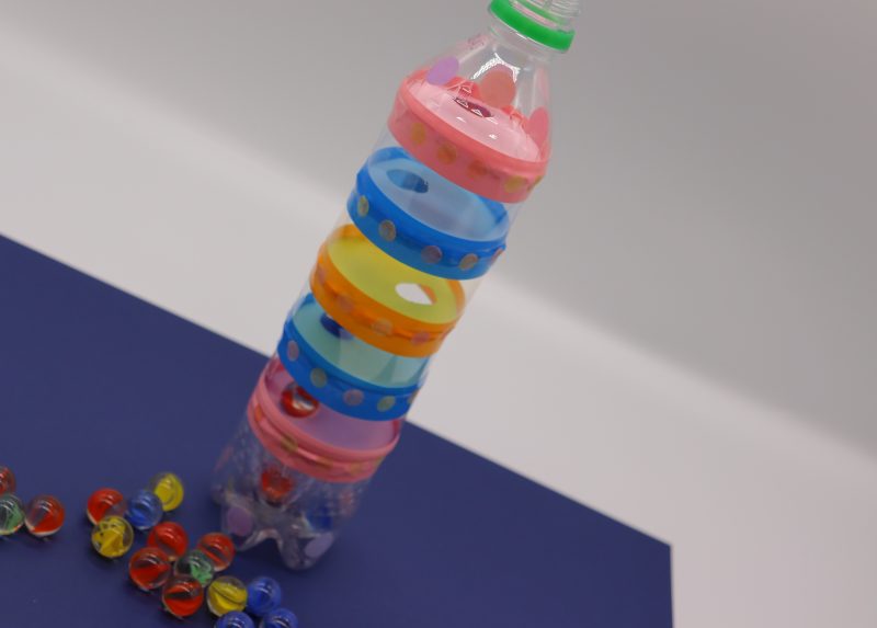 現役保育士 おうち時間でビー玉落とし作ってみた♩ ペットボトル